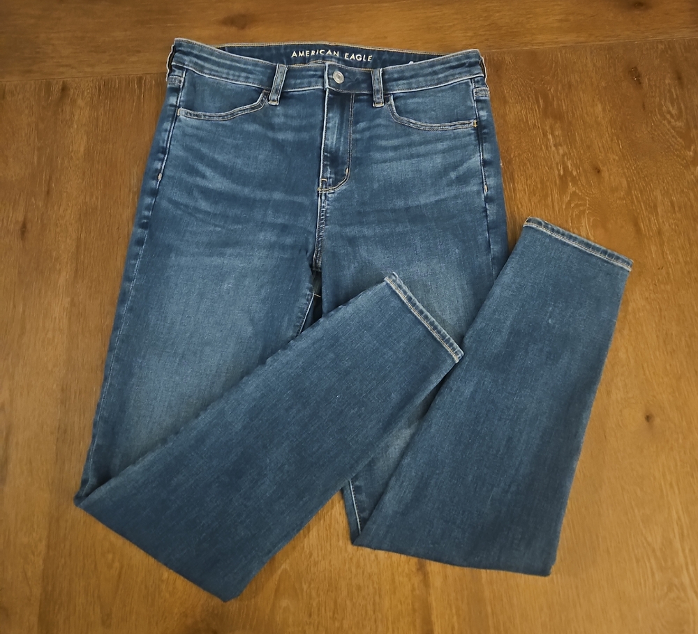 American Eagle Outfitters High Rise Blue Jeans